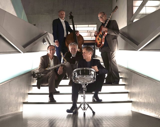 PhonBQuartett fünf Musiker mit ihren Instrumenten